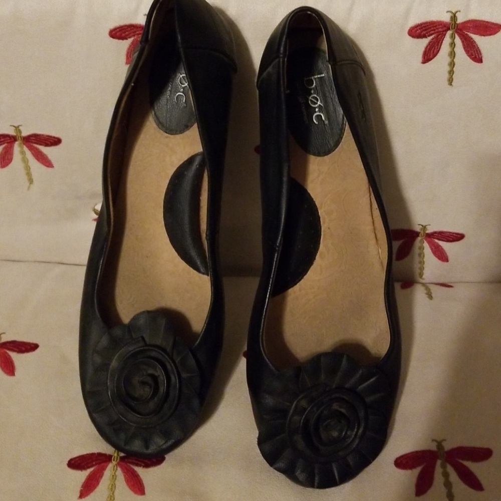 black flats